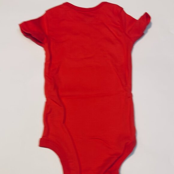 Red Onesis - Picture 1 of 4